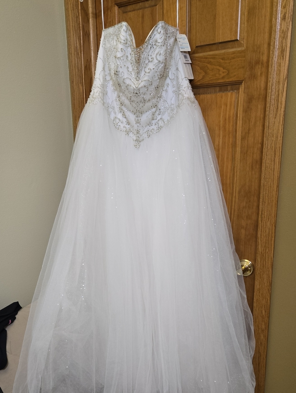 David's Bridal Ivory Beaded Sweetheart Ball Gown Wedding Dress